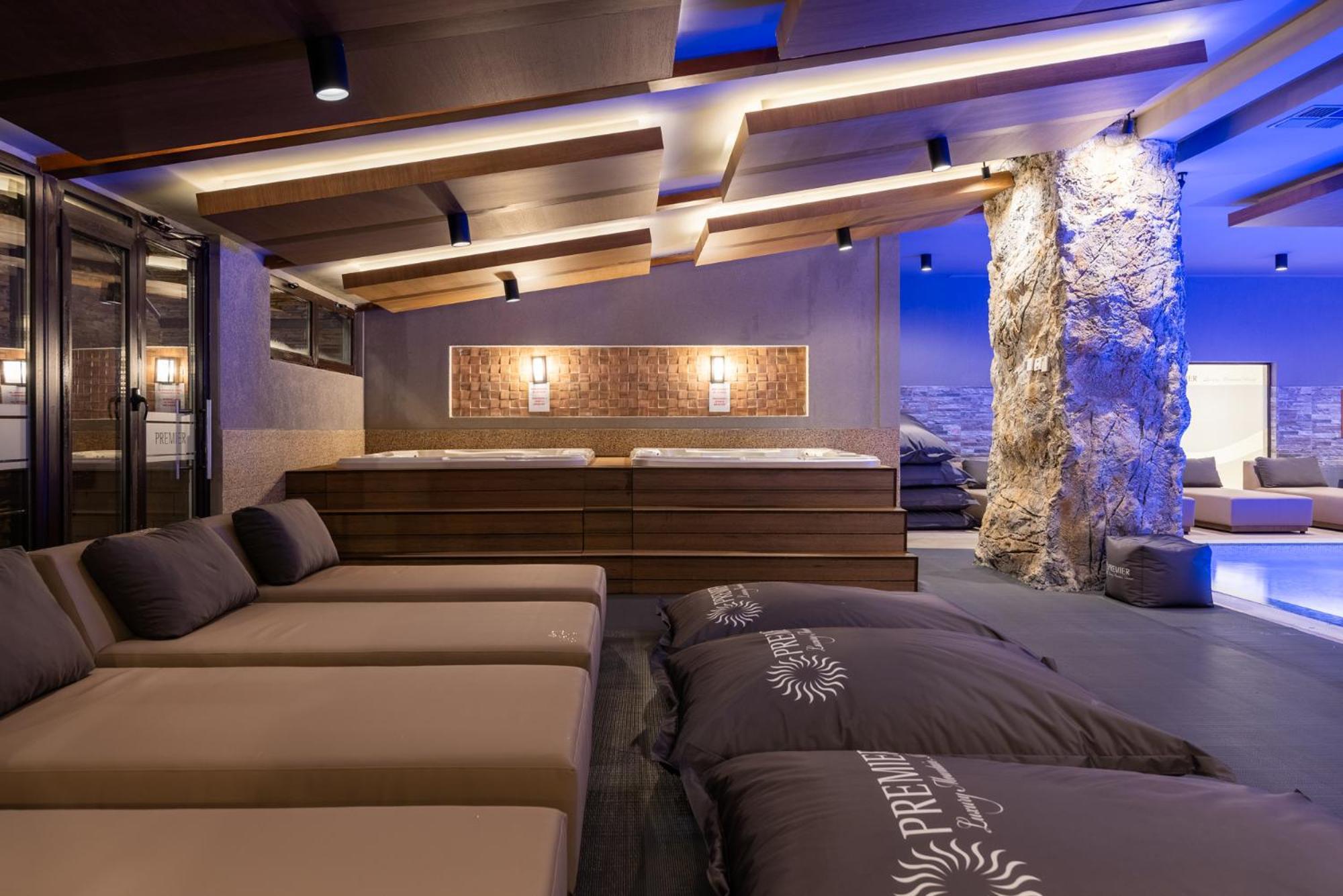 Premier Luxury Mountain Hotel